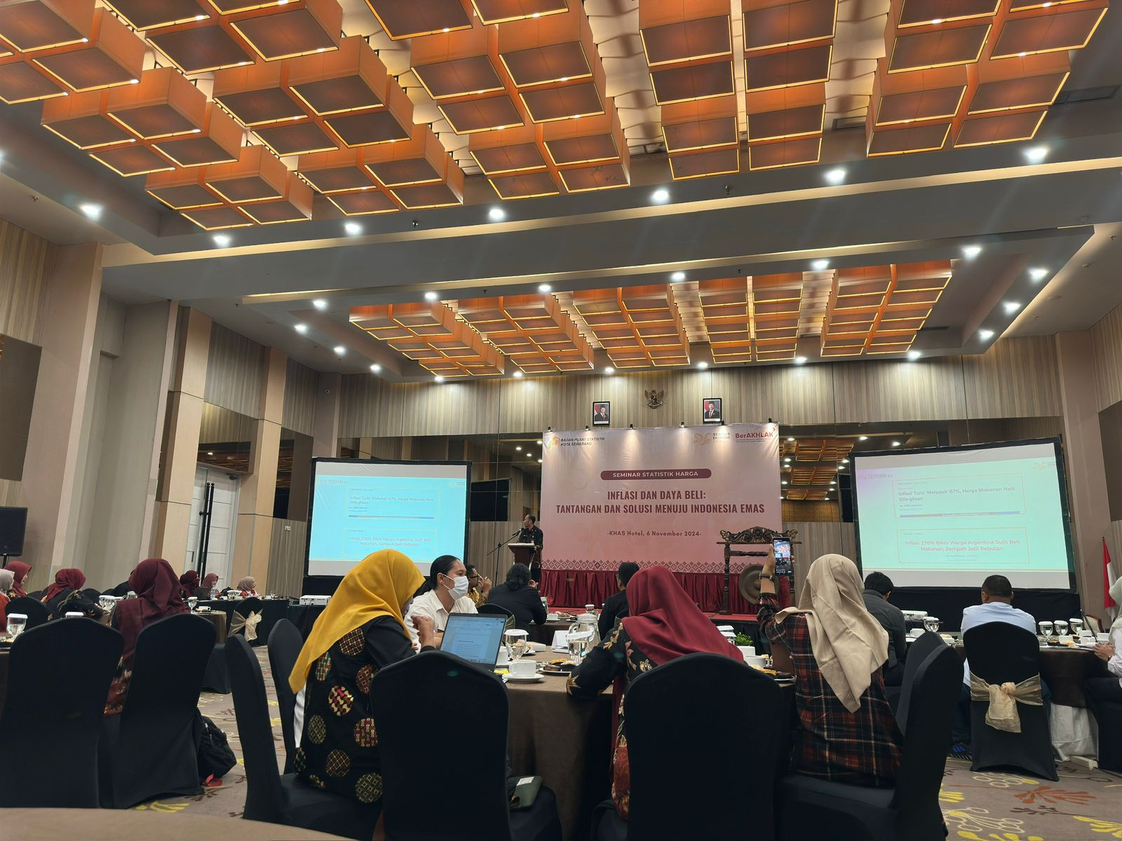Seminar Statistik Harga, Inflasi, dan Daya Beli: Tantangan dan Solusi Menuju Indonesia Emas di Hotel Khas Semarang